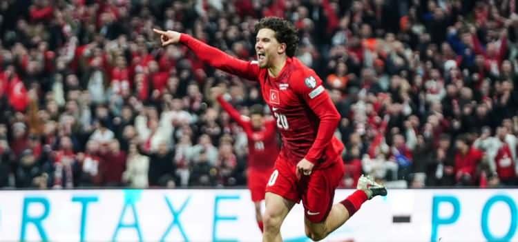 <p>Milli Takım'ın Montella d&ouml;neminde bu tarz ma&ccedil;larda gol yese de reaksiyon verebildiğinin altını &ccedil;izen yapay zeka, bu sebeple ma&ccedil;ın 2-1 T&uuml;rkiye lehine sonu&ccedil;lanacağını ifade etti.</p>
