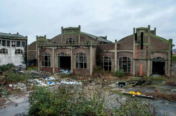 <p>Yaklaşık 15 yıldır kente turlar d&uuml;zenleyen Buissart, ziyaret&ccedil;ileri terk edilmiş fabrikalar ve harap depolar arasında gezdirerek şehrin end&uuml;striyel ge&ccedil;mişini farklı bir bakışla sunuyor.&nbsp;</p>
