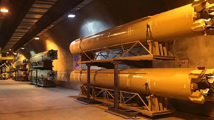 <p>New York Times (NYT) gazetesinin istihbarat kaynaklarına dayandırdığı habere g&ouml;re, İran&rsquo;ın ABD ve İsrail tarafından vurulan yeraltı f&uuml;ze depoları ile silolarındaki enkazı saatler i&ccedil;inde temizleyerek bunları kısa s&uuml;rede yeniden devreye soktuğu bildirildi.</p>

<p>&nbsp;</p>
