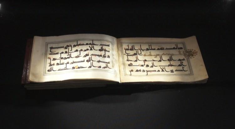 <p><span style="color:rgb(33, 37, 41)">K&uuml;lt&uuml;r ve Turizm Bakanlığı ile Batman Valiliği himayesinde T&uuml;rkiye Yazma Eserler Kurumu Başkanlığı, İl K&uuml;lt&uuml;r ve Turizm M&uuml;d&uuml;rl&uuml;ğ&uuml;, Batman Belediyesi ve İl &Ouml;zel İdaresi iş birliğiyle hazırlanan &lsquo;Kelam ve Kalem Yazma Mushaf Sergisi&rsquo;, Necat Nasıroğlu K&uuml;lliyesi Leyla Nasıroğlu Halk K&uuml;t&uuml;phanesi&rsquo;nde ziyarete a&ccedil;ıldı.&nbsp;</span></p>
