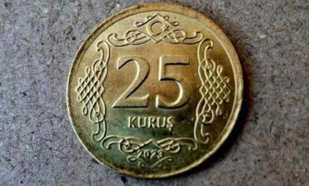 <p>Bir d&ouml;nem herkesin cebinde olan altın renkli 25 kuruşlar artık koleksiyonerlerin peşinde olduğu nadir paralar arasında aldı. Eğer sizde de nadir olan bu altın renkli 25 kuruşlardan varsa, sakın elden &ccedil;ıkarmayın. Değeri, tahmininizden &ccedil;ok daha y&uuml;ksek olabilir.</p>

<p>&nbsp;</p>
