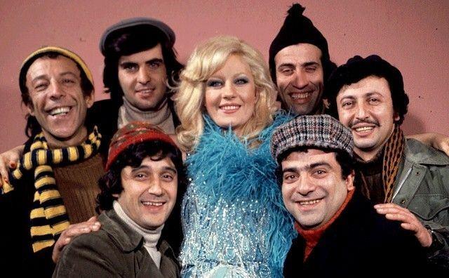 <p><strong>T&uuml;rk sinemasının unutulmazları arasına adını yazdıran "Mavi Boncuk" filminde birlikte rol aldığı Sunal'ın bilinmeyen y&ouml;nlerini anlatan Sayın, anısıyla herkesi duygulandırdı.</strong></p>
