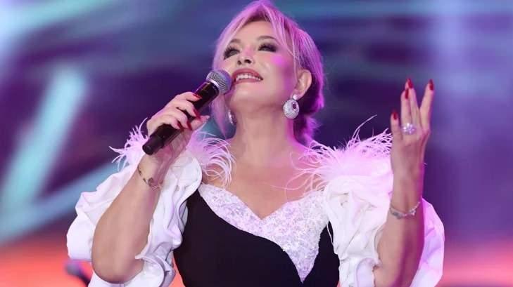 <p><strong>Şimdilerde 80 yaşında olan ve sahne &ccedil;alışmalarına devam eden Sayın, katıldığı bir programda &ccedil;ok &ouml;zel a&ccedil;ıklamalarda bulundu.</strong></p>
