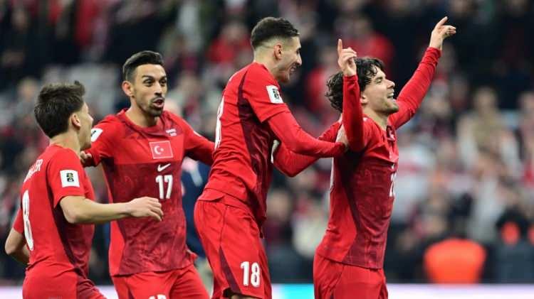 <p>Sosyal medyada sık sık A Milli Takım'ın D&uuml;nya Kupası'na katılması halinde ne kadar kazan&ccedil; elde edeceği merak ediliyordu.</p>
