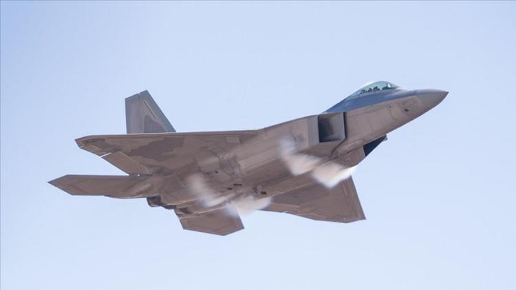 <p>Wall Street Journal gazetesinin haberine g&ouml;re, 2011'de F-15E tipi ABD savaş u&ccedil;ağı Libya'da mekanik sorunlar nedeniyle d&uuml;şt&uuml;ğ&uuml;nde pilot atlayarak sağ kurtuldu.</p>

<p>&nbsp;</p>
