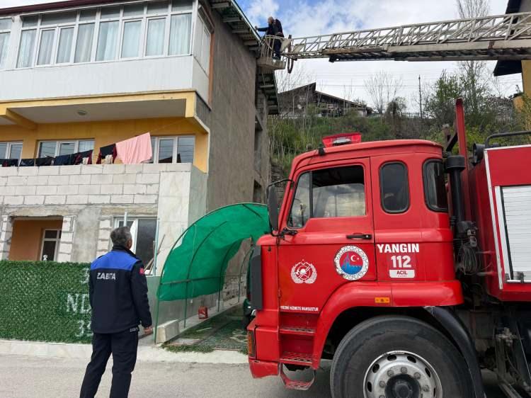 <p>M.D., farklı dinlere mensup insanların "Mesih İsa'yı beklediğini" ve kendisinin de bu kişi olduğunu iddia etti.</p>
