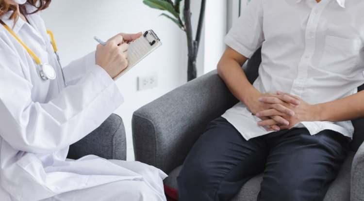 <p><span style="color:#FF0000"><strong>5. PROBLEMLERİ ETKİLİ BİR ŞEKİLDE &Ccedil;&Ouml;ZMEK</strong></span></p>

<p><strong>Mutlu ve sağlıklı yaşamın en &ouml;nemli sırlarından bir de kimi zaman yaşadığımız ve sanki hi&ccedil; bitmeyecek, ge&ccedil;meyecek gibi g&ouml;r&uuml;nen sorunlarla, zorluklarla başa &ccedil;ıkmak. Bu beceriyi ve kontrol&uuml; sağlamak elbette kolay değil ancak terapilerle ya da g&uuml;nl&uuml;k tutarak, y&uuml;r&uuml;y&uuml;ş yaparak bu beceriyi yakalayabiliriz.</strong></p>
