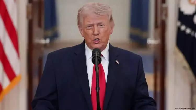 <p><span style="color:rgb(178, 34, 34)"><strong>"İRAN'I TAŞ DEVRİ'NE GERİ G&Ouml;NDERECEĞİZ"</strong></span></p>

<p>&nbsp;</p>

<p>ABD Başkanı Donald Trump, Ulusa Sesleniş konuşmasında İran'ı 2-3 hafta daha<span style="color:rgb(178, 34, 34)"><strong>&nbsp;"&ccedil;ok sert" vuracaklarını, bu &uuml;lkeyi "Taş Devri"ne geri g&ouml;t&uuml;receklerini</strong></span>&nbsp;s&ouml;yledi.</p>

<p>&nbsp;</p>
