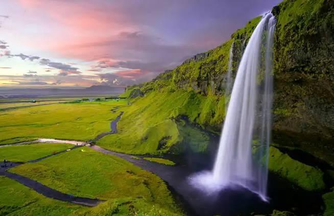 <p>&Ccedil;&uuml;nk&uuml; Icelandair adlı havayolu şirketi, İzlanda&rsquo;nın b&uuml;y&uuml;leyici manzaralarının &ldquo;en k&ouml;t&uuml; fotoğraf&ccedil;ıların bile&rdquo; etkileyici kareler yakalayabileceğini g&ouml;stermek istiyor.</p>

<p>&nbsp;</p>
