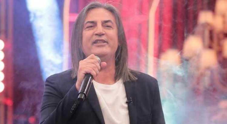 <p><strong>&Ccedil;elik ben. "Başkası olma kendin ol b&ouml;yle &ccedil;ok daha g&uuml;zelsin" şarkısını da d&uuml;ş&uuml;n&uuml;rseniz aynı s&ouml;z olduğunu anlarsınız. Bu topraklardan ekmek yedim. Bu vatanın evladıyım bu vatana hizmet edeceğim. Hep kendimdim ve hep &Ccedil;elik'tim. Hala da &ouml;yleyim.&nbsp;</strong></p>
