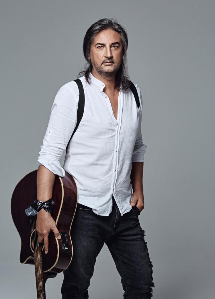 <p><span style="color:#FF0000"><strong>"YENİ HALUK LEVENT OLDU" YORUMUNA &Ccedil;ILDIRDI</strong></span></p>

<p><strong>Son olarak Yılın İyilik Hareketi &Ouml;d&uuml;l&uuml;'n&uuml; alan &Ccedil;elik'e hayranları &ouml;vg&uuml;ler yağdırırken, bir yorum sanat&ccedil;ıyı &ccedil;ileden &ccedil;ıkardı. Bir sosyal medya kullanıcısı "Yeni Haluk Levent oldu &Ccedil;elik" yorumuna olduk&ccedil;a sinirlenen &Ccedil;elik, sessizliğini bozdu.</strong></p>
