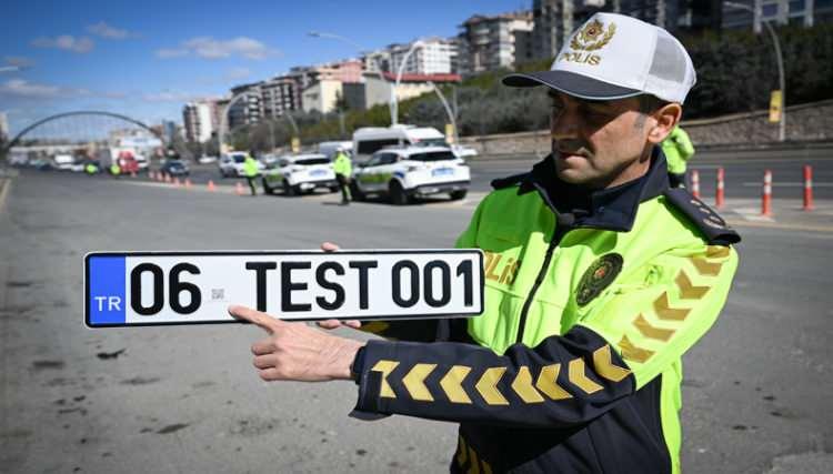 <p><strong>İSTİSNALAR VE DEĞİŞİM S&Uuml;RECİ</strong></p>
