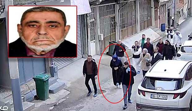 <p>Emekli polis memuru eşi Ali Fuat Uzunoğlu'nu &ouml;ld&uuml;rd&uuml;kten sonra cesedini satır ve bı&ccedil;akla 15 par&ccedil;aya ayırıp &ccedil;&ouml;p kutularına atan Adalet Uzunoğlu'na ait yeni g&ouml;r&uuml;nt&uuml;ler ortaya &ccedil;ıktı. G&ouml;r&uuml;nt&uuml;lerde cani kadın, eşinin ceset par&ccedil;alarını nereye attığını g&ouml;steriyor.</p>

<p>&nbsp;</p>
