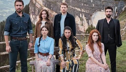 <p><strong>TRT 1 ekranlarının reyting rekortmeni dizisi 'Taşacak Bu Deniz' oyuncuları ve set ekibi, başrol oyuncuları Deniz Baysal'ın doğum g&uuml;n&uuml;n&uuml; kutladı.</strong></p>
