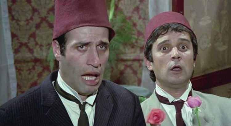 <p><strong>"Hababam Sınıfı" serisi başta olmak &uuml;zere "S&uuml;t Kardeşler", "Mavi Boncuk", "Canım Kardeşim" gibi unutulmaz yapımlarla T&uuml;rk sinemasına adını altın harflerle yazdıran Halit Ak&ccedil;atepe'nin kızı Ebru Ak&ccedil;etepe, &ouml;nceki g&uuml;n bir programa konuk oldu.</strong></p>
