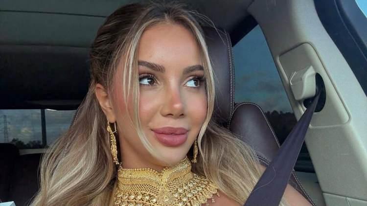 <p><strong>D&uuml;ğ&uuml;n&uuml;nde takılan 5 kilo altın takı ile uzun s&uuml;re g&uuml;ndemden d&uuml;şmeyen sosyal medya fenomeni Aleyna Dalveren, bu kez de Kapalı &Ccedil;arşı'da &uuml;zerinde kilolarca altın takıyla y&uuml;r&uuml;rken &ccedil;ektiği video ile g&uuml;ndem oldu.</strong></p>
