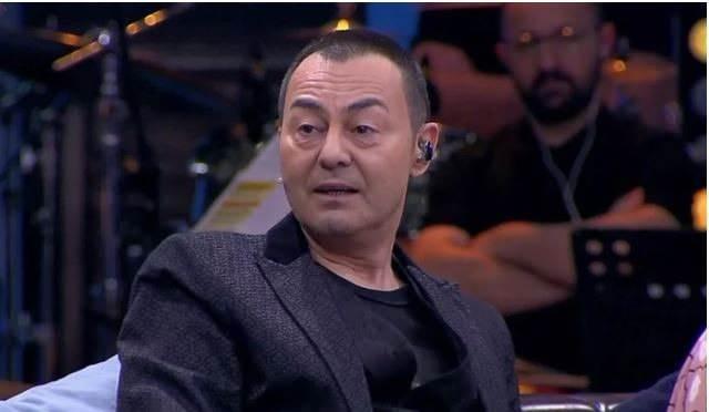 <p>Sanat hayatı boyunca bir&ccedil;ok zorluk yaşadığını da dile getiren &uuml;nl&uuml; isim, <strong>"Beni bitirmek isteyen &ccedil;ok oldu ama ayaktayım. Tam 35 yıldır bu sekt&ouml;rde varım ve hala devam ediyorum"</strong> a&ccedil;ıklamasında bulundu.&nbsp;</p>

<p>&nbsp;</p>
