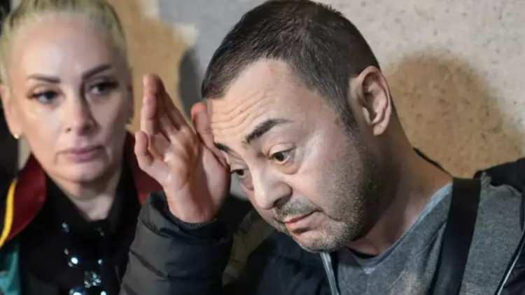 <p>İstanbul Boğazı'na karşı konumlanmış 8 odalı, 750 metrekarelik bir villası olduğu bilinen Orta&ccedil;, <strong>"Fazla param da yok. Teliflerimi kurumlara bağışlayacağım, &ccedil;alışanlarıma dağıtacağım. Bir ev var, b&ouml;l&uuml;şs&uuml;nler. Ne &ccedil;ocuk var ne servet, sadece &ccedil;alışanlarım var. 1 liram olmasın ama sağlığım geri gelsin, paralarımın hepsi gitsin."</strong> demişti.&nbsp;</p>
