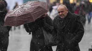 <p><strong><span style="color:rgb(178, 34, 34)">DOĞU ANADOLU</span></strong></p>

<p>&nbsp;</p>

<p>Par&ccedil;alı ve &ccedil;ok bulutlu, b&ouml;lgenin aralıklı sağanak ve g&ouml;k g&uuml;r&uuml;lt&uuml;l&uuml; sağanak yağışlı, y&uuml;ksek kesimlerinin karla karışık yağmurlu ge&ccedil;eceği tahmin ediliyor. Doğusunun y&uuml;ksek kar &ouml;rt&uuml;s&uuml;ne sahip eğimli kesimlerinde &ccedil;ığ tehlikesi bulunmaktadır.</p>
