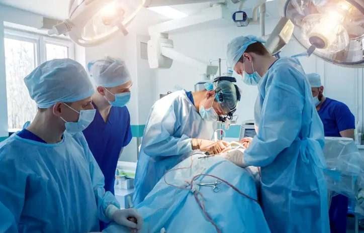 <p>Yeni teknolojinin yakın gelecekte daha geniş kitlelere ulaşmasını beklediğini vurgulayan İnce, araştırmaların s&uuml;rd&uuml;ğ&uuml;n&uuml;, 3-5 yıl i&ccedil;inde Avrupa'da bu imkanların t&uuml;m hastalar i&ccedil;in m&uuml;mk&uuml;n olabileceğini s&ouml;zlerine ekledi.</p>
