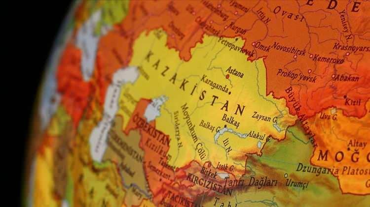 <p><span style="color:#B22222"><strong>KAZAKİSTAN</strong></span></p> <p>Kazakistan Cumhurbaşkanı Kasım Cömert Tokayev, ateşkesi memnuniyetle karşıladı.</p> <p>Kazakistan Cumhurbaşkanlığı sosyal medya hesabından yapılan açıklamaya göre Tokayev, Pakistan Başbakanı Şahbaz Şerif ile Pakistan Silahlı Kuvvetleri Başkomutanı Mareşal Asim Munir'in arabuluculuğunda sağlanan ateşkesin önemine dikkati çekti.</p>