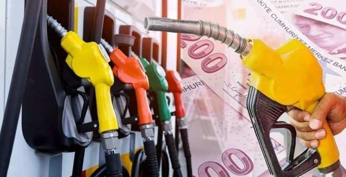 <p>Yapı Kredi Worldcard ile Opet ve Sunpet istasyonlarında 4 adet bin 300 lira ve &uuml;zeri akaryakıt alımına 350 lira Opet Puan veriliyor.</p>
