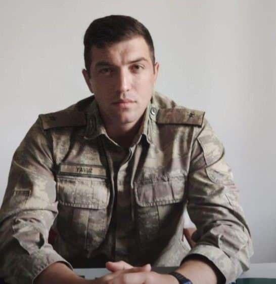 <p>Olayla ilgili başlatılan soruşturmanın devam ettiği, &ccedil;alındığı belirlenen komando heykelinin akıbetine ilişkin &ccedil;alışmaların s&uuml;rd&uuml;ğ&uuml; &ouml;ğrenildi.</p>
