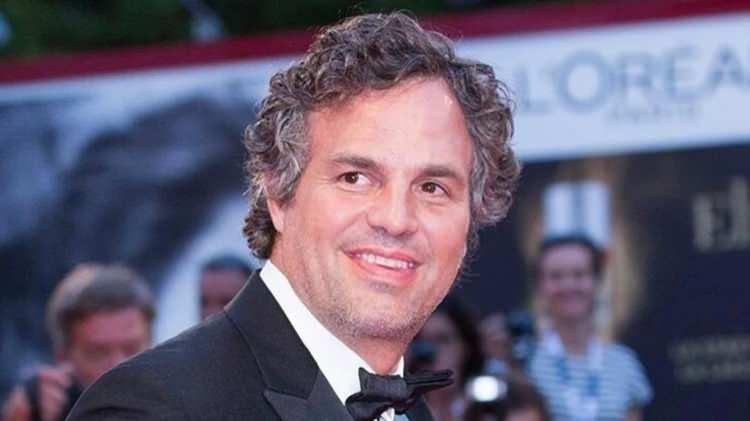 <p><strong>&Uuml;nl&uuml; akt&ouml;r,<span style="color:#800080">&nbsp;<em>"B&uuml;t&uuml;n bir medeniyet bu gece yok olacak ve bir daha asla getirilemeyecek' diyor." </em></span>ifadelerini kullandı.</strong></p>
