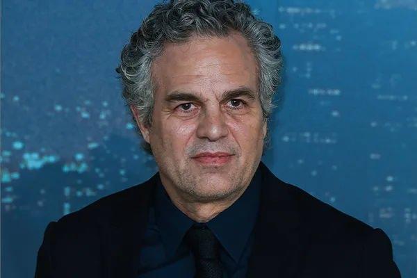 <p><strong>Ruffalo, s&ouml;zlerinin devamında​;</strong></p>

<p><span style="color:rgb(128, 0, 128)"><strong><em>"Bu soykırımcı bir kafanın dilidir. Gazze'de ABD'nin b&uuml;y&uuml;k &ouml;l&ccedil;&uuml;de destek verdiği soykırıma yol a&ccedil;an dilin aynısıdır. Bu adamın olması gereken yer hapistir."</em></strong></span>&nbsp;<strong>şeklinde sert bir dille eleştirdi.</strong></p>
