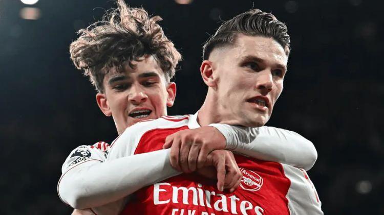 <p>3- Arsenal 1.23 milyar Euro</p>
