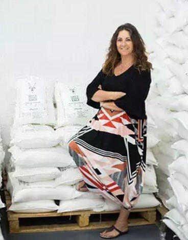 <p>&nbsp;Skyring &ccedil;alışanlarının b&uuml;y&uuml;k bir kısmının kadınlardan oluştuğunu belirtti. Kadın istihdamını desteklemenin kendisi i&ccedil;in &ouml;nemli olduğunu ifade etti.&nbsp;</p>
