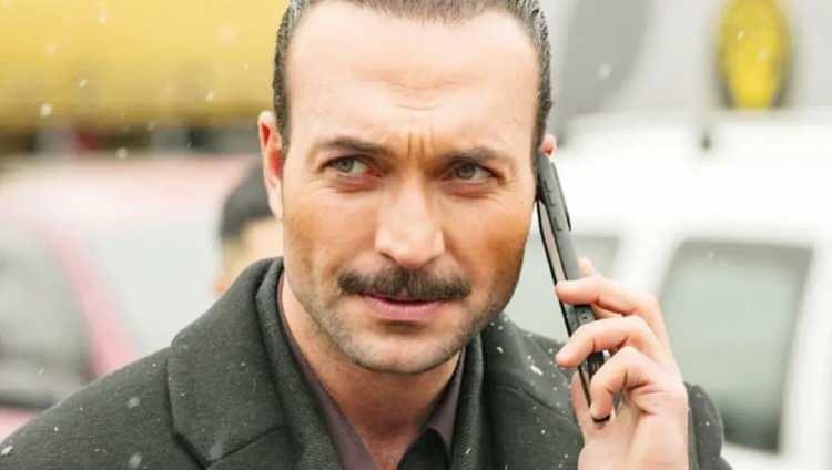 <p><strong>Globalde de ses getiren Eşref R&uuml;ya dizisinin 'Kadir Baba'sı G&ouml;rkem Sevindik'in sosyal medya paylaşımı İsral medyasında g&uuml;ndem oldu.</strong></p>
