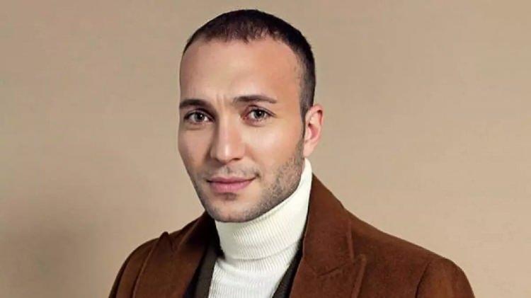 <p><span style="color:#B22222"><strong>&Uuml;NL&Uuml; OYUNCU TEHDİT EDİLDİ</strong></span></p>
