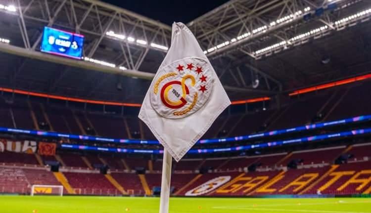 <p>Rams Park'ta koltuğu ve locası olan Galatasaray taraftarlarının y&uuml;zde 95'i yenileme hakkını kullandı.</p>
