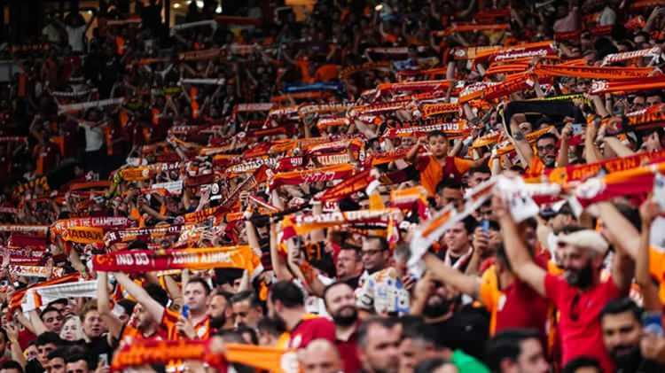 <p><strong>TARAFTARDAN KOMBİNELER İ&Ccedil;İN Y&Uuml;ZDE 100'E YAKIN YENİLEME TALEBİ</strong></p>
