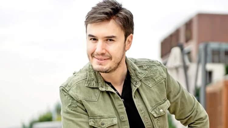 <p><strong>MUSTAFA CECELİ DE UYUŞTURUCU KULLANMIŞ</strong></p> <p>Test sonucu pozitif çıkan diğer iki ünlü isim ise Simge Sağın'ın sevgilisi İlkay Şencan ve şarkıcı Mustafa Ceceli oldu.&nbsp;</p> <p>Mustafa Ceceli’nin ise saçında kokain ve metabolitleri (benzoilekgonin ve metilekgonin) belirlendi.&nbsp;</p> 