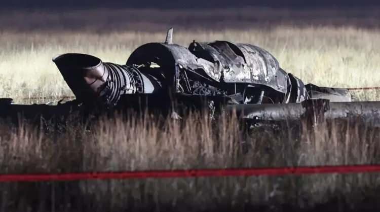 <p><span style="color:#B22222"><strong>NEDEN İKİ C-130</strong></span></p>

<p>Bu &ouml;l&ccedil;ek, tek bir askeri personelin tahliyesine y&ouml;nelik klasik bir kurtarma operasyonunun &ccedil;ok &ouml;tesine işaret ediyor. Bazı analistler, operasyonun asıl hedefinin stratejik unsurlar, hatta n&uuml;kleer materyaller, olabileceğini &ouml;ne s&uuml;r&uuml;yor.</p>
