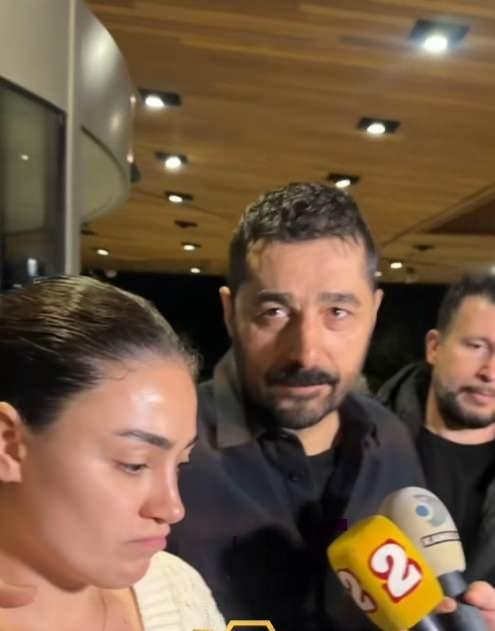 <p>Haber alır almaz b&uuml;t&uuml;n &ccedil;ocukları hastaneye koştu. İbrahim Tatlıses k&uuml;s olduğu &ccedil;ocuklarıyla da tek tek g&ouml;r&uuml;şt&uuml;.&nbsp; Yoğun bakımda tedavisi devam eden Tatlıses'ten zehir zemberek a&ccedil;ıklamalar geldi.</p>
