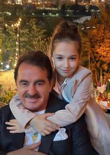 <p><strong>PAYLAŞIMI Y&Uuml;REKLERİ SIZLATTI</strong></p>
