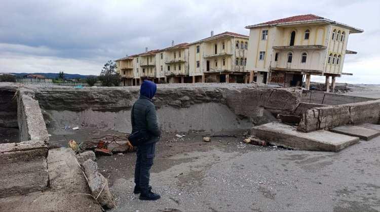 <p>Yıllardır beklenen projenin uygulama aşamasına ge&ccedil;mesinden duyduğu memnuniyeti dile getiren Kır, konuşmasına ş&ouml;yle devam etti:&nbsp;</p>
