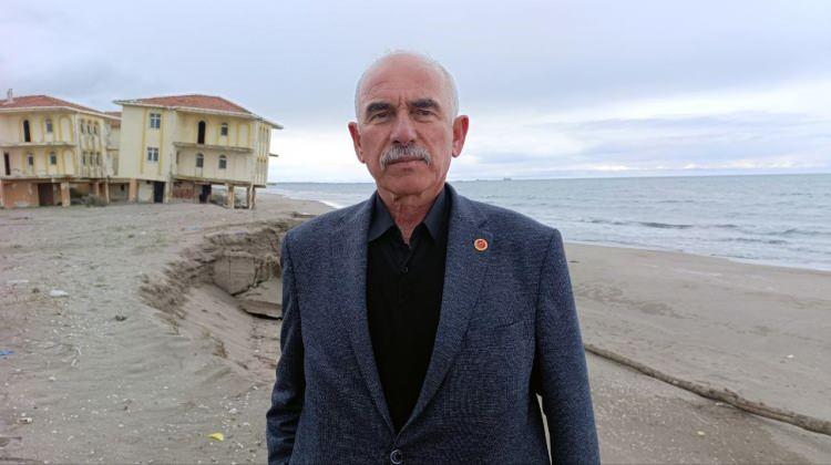 <p>Kıyı erozyonunun tahrip ettiği alanın ge&ccedil;mişi hakkında bilgi veren Muhtar Şefik Kır, şunları s&ouml;yledi:&nbsp;</p>
