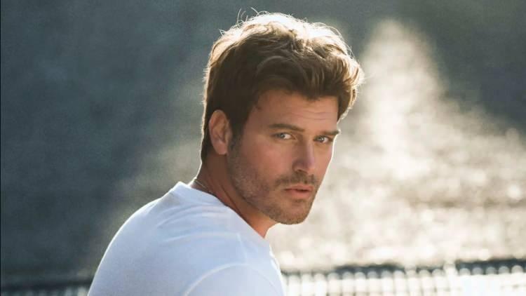 <p><span style="color:#FF0000"><strong>VEFALI DOSTLUK &Ouml;RNEĞİ&nbsp;</strong></span></p>

<p><strong>Takvim gazetesinin haberine g&ouml;re, Tatlıtuğ, vefat eden arkadaşının ailesini bir an olsun yalnız bırakmıyor.</strong></p>
