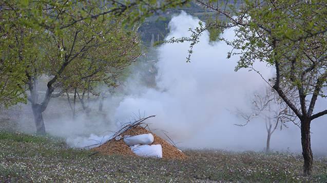 <p>Dumanlama &ccedil;alışmalarını yerinde takip eden Demirci İl&ccedil;e Tarım ve Orman M&uuml;d&uuml;r&uuml; Faruk Şenyurt ise yaptığı a&ccedil;ıklamada, şunları kaydetti:&nbsp;</p>
