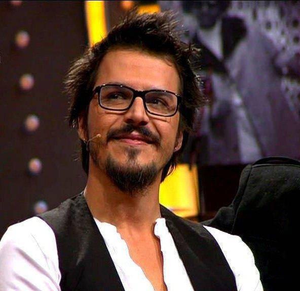 <p><span style="color:#B22222"><strong>"KENDİMİ &Ccedil;OK ŞANSLI HİSSEDİYORUM"</strong></span></p>
