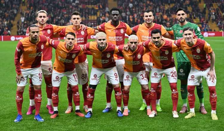 <p>İşte Galatasaray'ın G&ouml;ztepe karşısında sahaya &ccedil;ıkmayı d&uuml;ş&uuml;nd&uuml;ğ&uuml; 11:</p>
