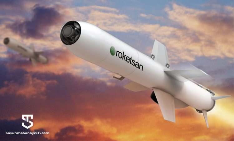 <p><span style="color:#B22222"><strong>&Ccedil;AKIR SEYİR F&Uuml;ZESİ:</strong></span></p>

<p>ROKETSAN tarafından geliştirilen &Ccedil;AKIR Seyir F&uuml;zesi; kara, deniz ve hava platformlarından atılabiliyor. F&uuml;ze, Kale Jet Motorları tarafından geliştirilen yerli ve milli KTJ-1750 turbojet motor ile &ccedil;alışıyor.</p>

<p>G&ouml;rev planlaması sırasında tanımlanan &uuml;&ccedil; boyutlu d&ouml;n&uuml;ş noktalarına g&ouml;re hareket edebilen &Ccedil;AKIR, hedef &uuml;zerinde vuruş noktası se&ccedil;imine ve &ouml;zg&uuml;n harp başlığına sahip. F&uuml;ze; y&uuml;ksek imha kabiliyeti, gelişmiş ara safha ve terminal g&uuml;d&uuml;m sistemleriyle t&uuml;m hava koşullarında hedefe y&uuml;ksek hassasiyetle angajman sağlayabiliyor.</p>

<p>Ağ tabanlı veri bağı sayesinde hedefe ilerlerken kullanıcı komutuna bağlı olarak hedef değiştirme ve g&ouml;rev iptali yapılabiliyor.</p>
