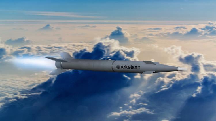 <p><span style="color:#B22222"><strong>İHA-230 HAVADAN KARAYA BALİSTİK S&Uuml;PERSONİK F&Uuml;ZE:</strong></span></p>

<p>Geniş menzil aralığına sahip maliyet etkin bir &uuml;r&uuml;n olan İHA-230; y&uuml;ksek hızla, kısa s&uuml;rede, y&uuml;ksek irtifadan hedefe ulaşıyor. Gece ve g&uuml;nd&uuml;z operasyon yapabilecek İHA-230, sabit kara, deniz hedeflerine, hava savunma radar ve haberleşme sistemlerine, hafif zırhlı kara veya deniz ara&ccedil;larına, komuta merkezi gibi kritik tesislere, personele ve fırsat hedeflerine karşı etkin bir g&uuml;&ccedil; oluşturuyor. Ayrıca 20 km&rsquo;ye kadar yakın menzildeki &ccedil;ok kritik bir hedefin anlık istihbarat ile saniyeler i&ccedil;in vurulabilmesi da sistemin kabiliyetleri arasında yer alıyor.</p>

<p>&nbsp;</p>
