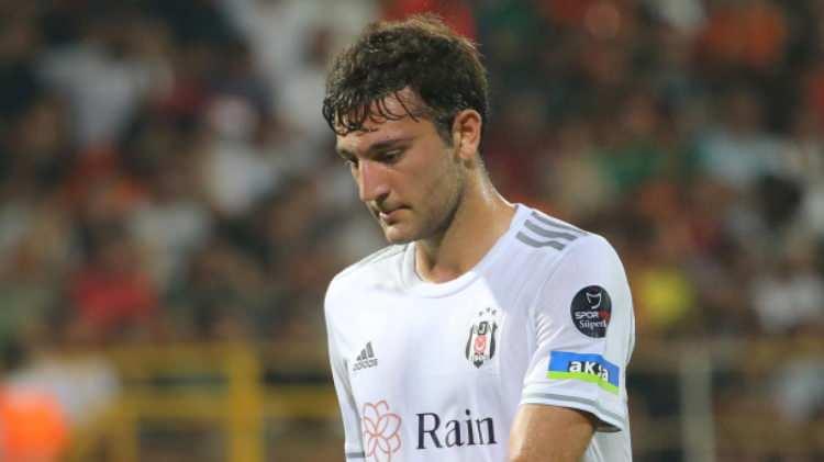<p>* Emrecan Uzunhan&nbsp;(Başka takımda Kiralık)</p>
