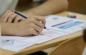 <p>10- Veli ve &ouml;ğrenciler nelere dikkat etmeli?<br />
<br />
&nbsp;Ezber odaklı &ccedil;alışma yeterli olmayacak.<br />
&nbsp;Senaryo temelli sorulara alışılmalı.<br />
&nbsp;G&uuml;nl&uuml;k hayatla bağlantılı sorular &ccedil;&ouml;z&uuml;lmeli.<br />
&nbsp;Okuma ve anlama becerisi geliştirilmeli.<br />
&nbsp;&Ouml;ğrenciler daha sık kitap okumalı.</p>
