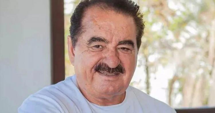 <p><span style="color:#B22222"><strong>"BASİT BİR SAFRA KESESİ AMELİYATI DEĞİL"</strong></span></p>

<p><span style="color:#800080"><em><strong>Tabi komplike bir safra kesesiydi. Yani ciddi bir enfeksiyonu vardı. O nedenle yoğun bakım şartlarında takip ediyorduk. Ameliyatta her şey &ccedil;ok iyi ge&ccedil;ti. Herhangi bir komplikasyon g&ouml;rmedik. Ama tabii ki bu basit bir safra kesisi ameliyatı değil. Komplike bir ameliyat olduğu i&ccedil;in yoğun bakımda takip edilecek. &Ouml;n&uuml;m&uuml;zdeki hafta da her şey yolunda giderse taburcu etmeyi planlıyoruz."</strong></em></span></p>
